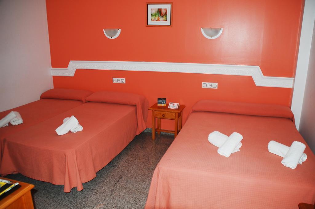 Hostal Mary Tere Salobreña Exteriör bild