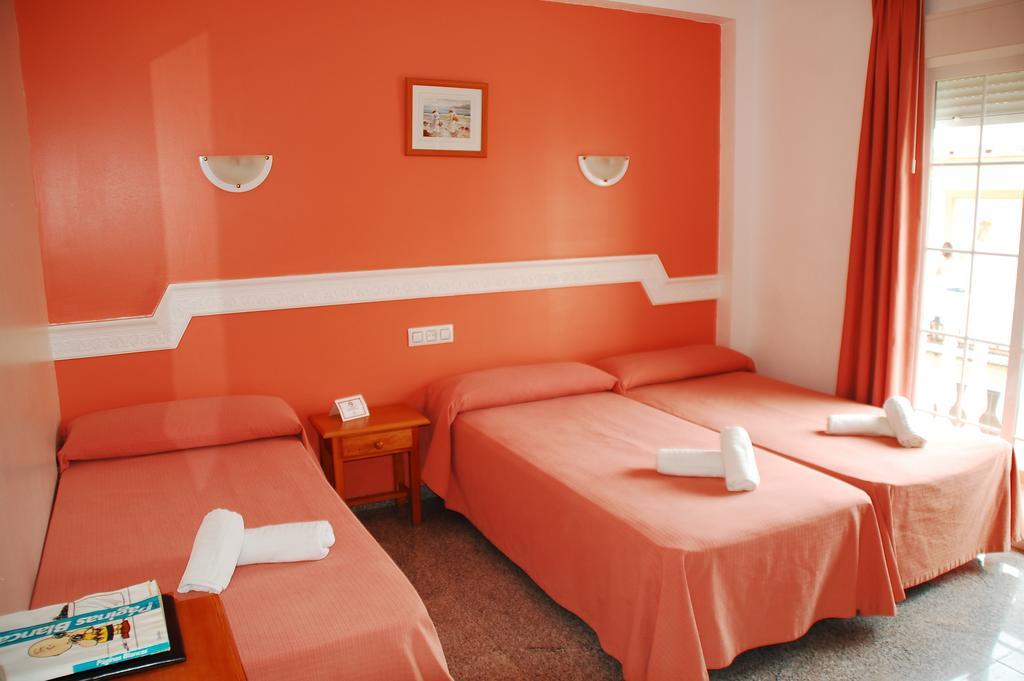 Hostal Mary Tere Salobreña Exteriör bild